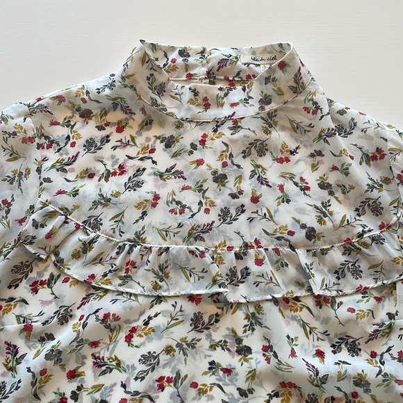 Bleuh ciel Ruffle Top - Picture 6 of 13